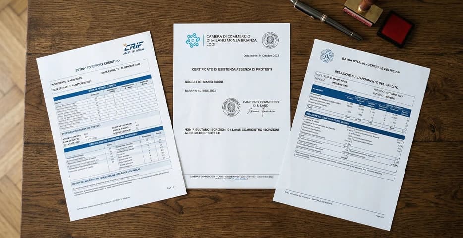 Tre documenti creditizi italiani: report CRIF, visura protesti CCIAA e estratto Centrale Rischi Banca d'Italia — guida differenze 2026